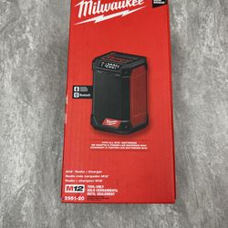 Milwaukee M12 Radio + Charger