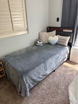 Twin Bed - CLEAN Mattress & Headboard has usb to charge phone