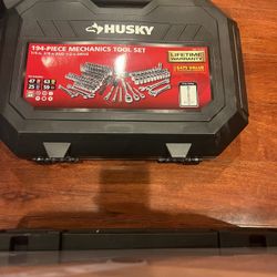 Husky 194 piece Tool Set