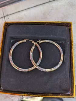 14k Gold Tri Gold Hoop Set 