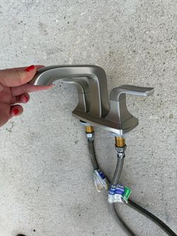 Kohler Rubicon 2-Handle Bathroom Faucet, Brushed Nickel - Good Condition