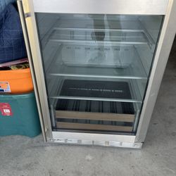 GE Monogram Under Cabinet Refrigerator 