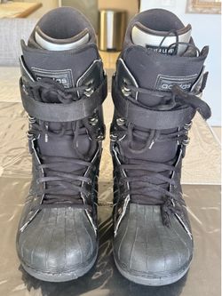 Black Adidas snowboard boots