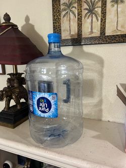 (1 bottle) capacity 5 gallon water bottle recently emptied