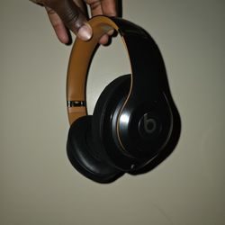 Beats by Dr. Dre Beats Studio3 Wireless Over-Ear Headphones, Midnight Black