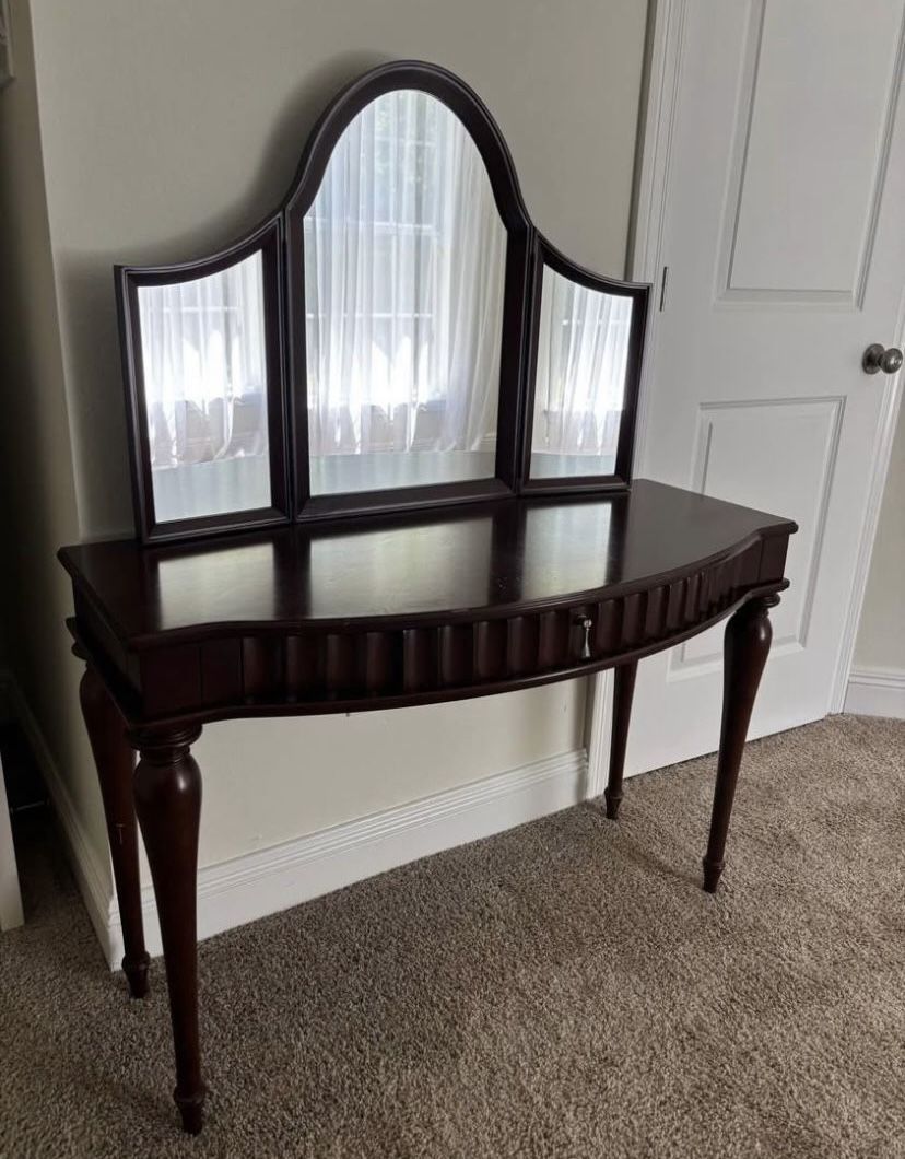 Bombay Company Vanity