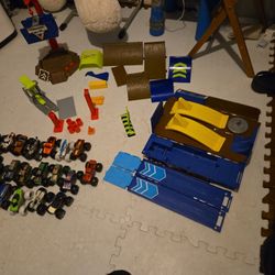 Hotwheel Monster Trucks Lot 