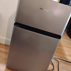 Hisense Mini Fridge 