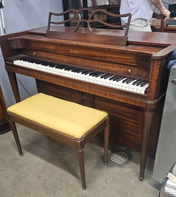 Spinet Piano
