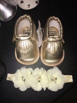 Baby girl moccasins w/headband gift set