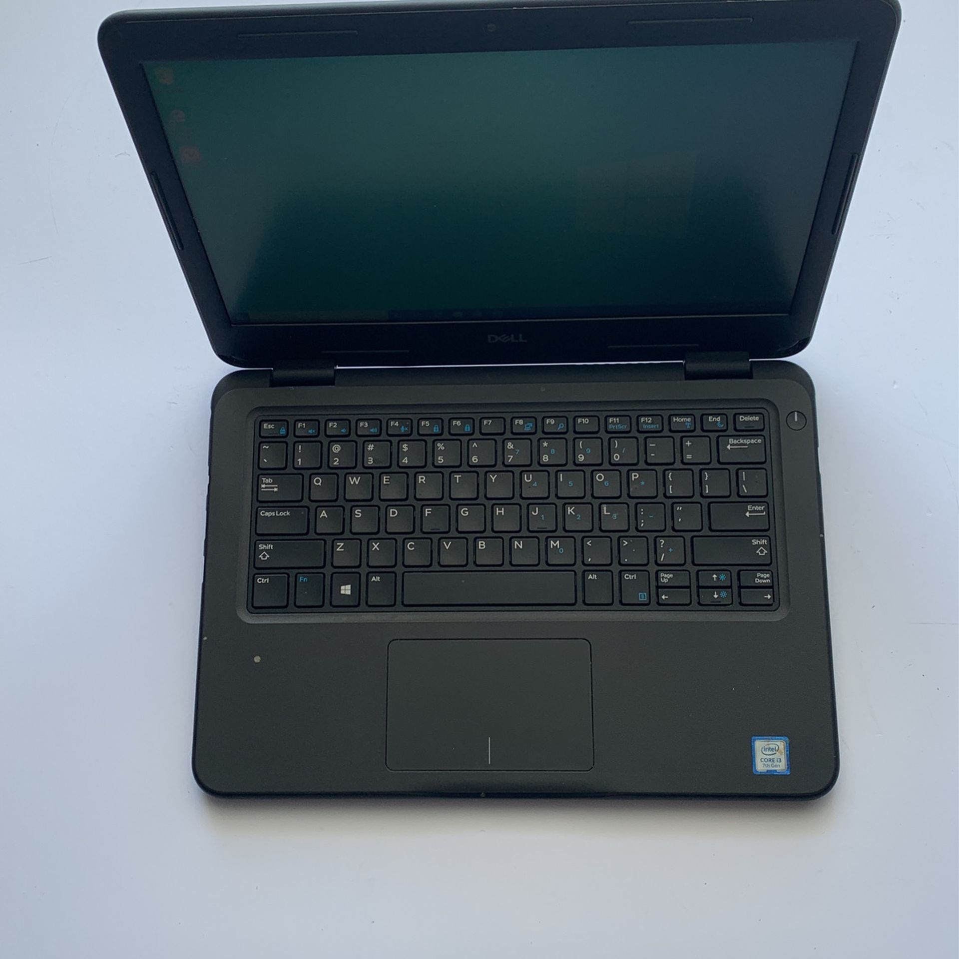 Dell Latitude  3300 ( Intel  Core i3-7020U @ 2.30 GHz  )