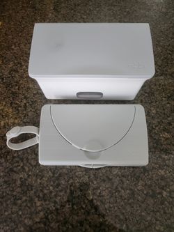 Ubbi Wipe Holders
