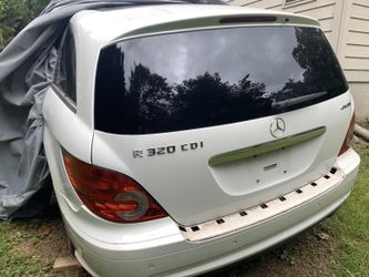 Mercedes-Benz R 320 parting out