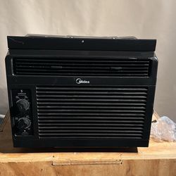 Midea 5,000 BTU Window Air Conditioner – Like New – 16”W x 13”D x 12”H