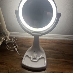 Makeup Mirror Pick Up In Perris Firm Price 