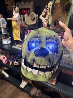 Spring trap mask
