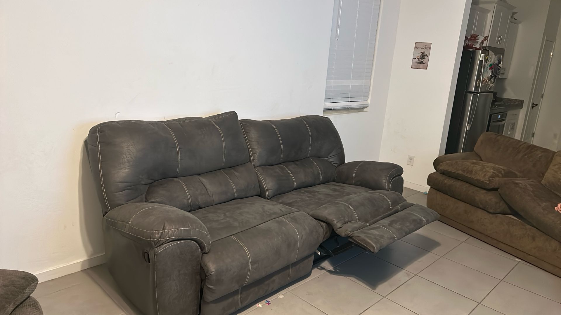 Reclining Couch 