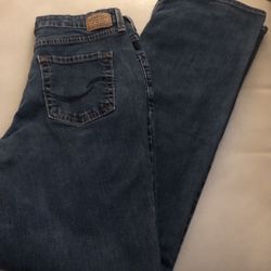 Levi Size 4