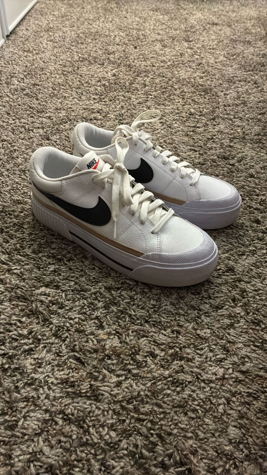 Nike Women’s Size 8