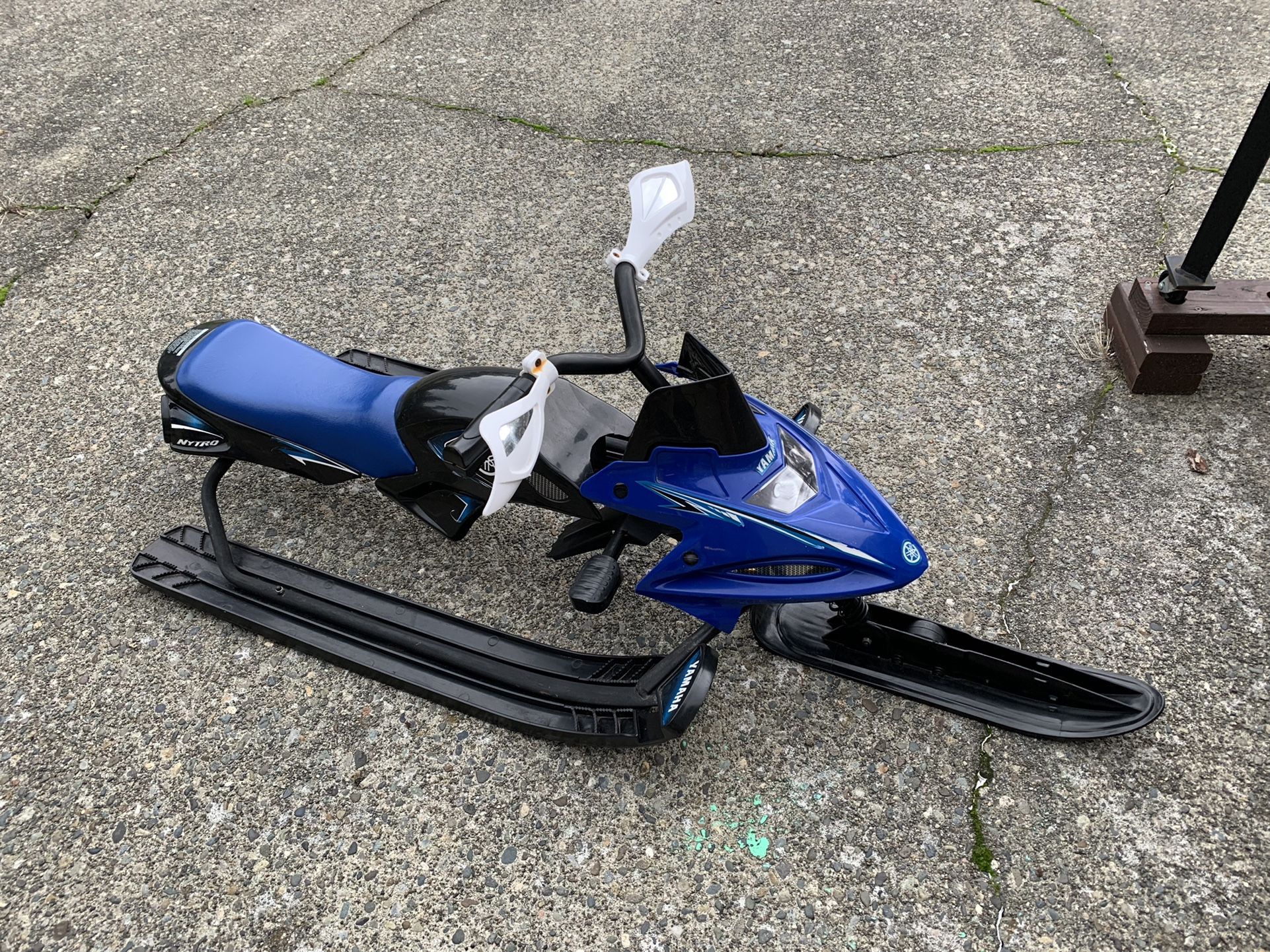 Yamaha Apex Snow Bike Snowmobile Sled