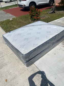NEW QUEEN REGULAR  MATTRESS AND BOX SPR+ING-2pcs