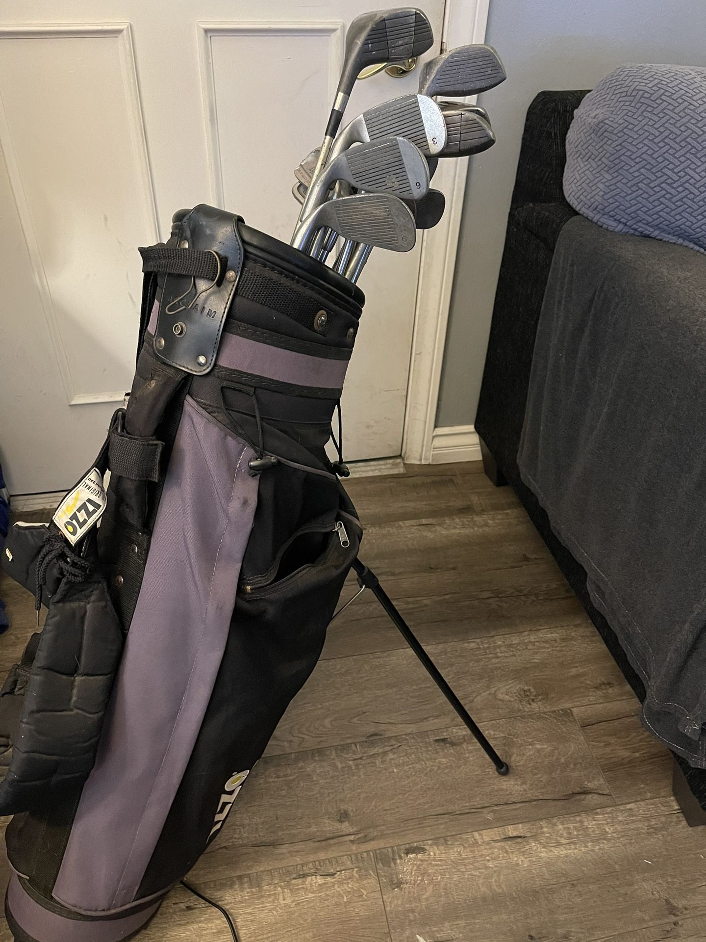 Izzo Golf Club Carrying Case And Clubs Right Handed