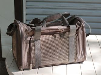 SMALL PET CARRIER - USED ONCE