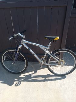 ALUMINUM MOUNTAIN BIKE.