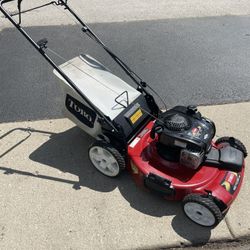 Toro 22 Recycler 6.25hp 150cc FWD Self-Propelled Lawn Mower with Bag