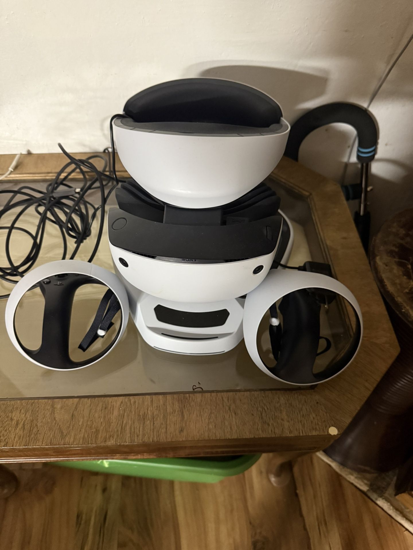 PSVR 2 W/Charging Station 