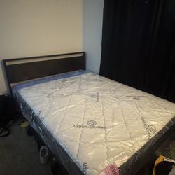 Queen Size Mattress+bed Frame 