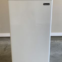 Magic Chef Mini Fridge