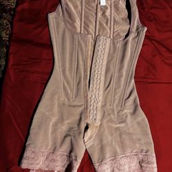 Brand New Faja Size Médium 