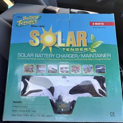 Battery Tender 5-Watt Solar Battery Charger/Maintainer designed for 12V batteries