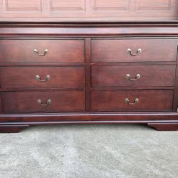 Solid Wood 6 Drawer Dresser