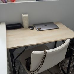 Computer desk