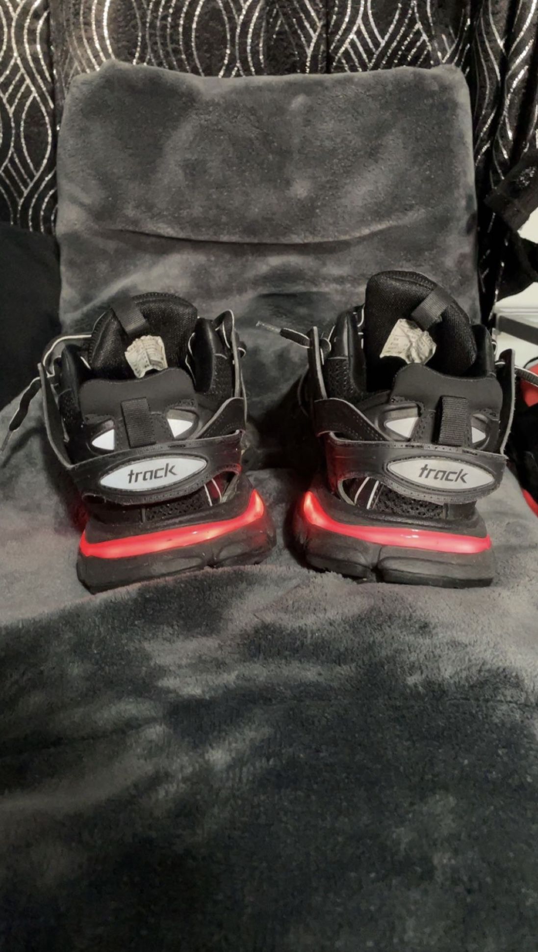 balenciaga track runner led no trades