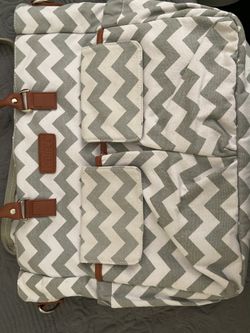 Brand new Crib mobile and Matching Pattern Diaper bag
