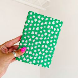 Kindle Case 10th Gen - Page. Bitty Buds
