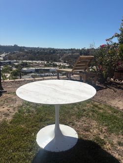 Round Marble Top Tulip Table