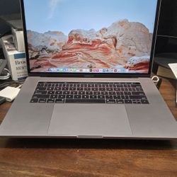 Like New!! Apple Macbook Pro - 15 Inch