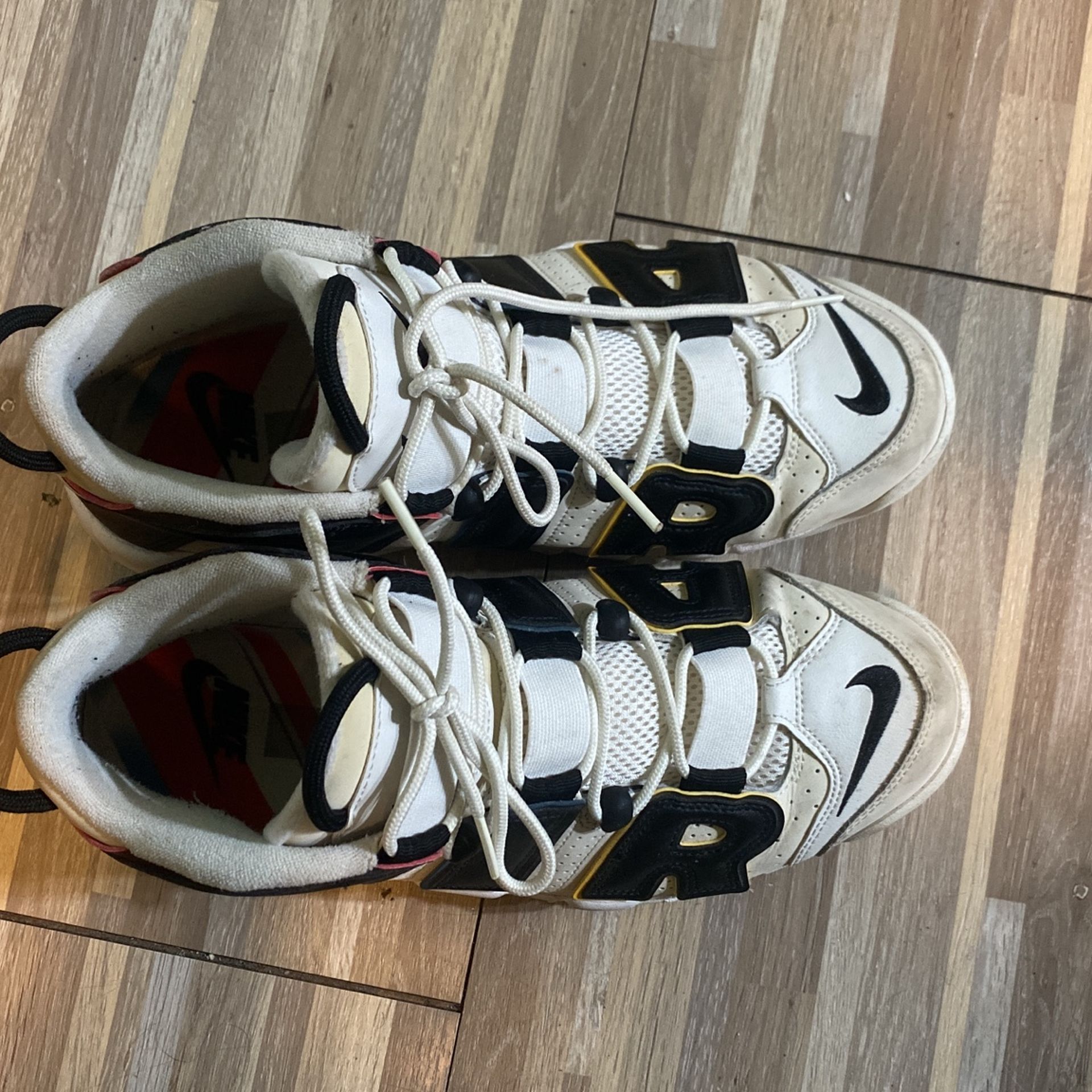 Nike Air More Uptempo Sneaking 