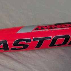 Easton Typhoon YSB19TY12 Youth Aluminum Baseball Bat 30in 18oz Red USA Certified