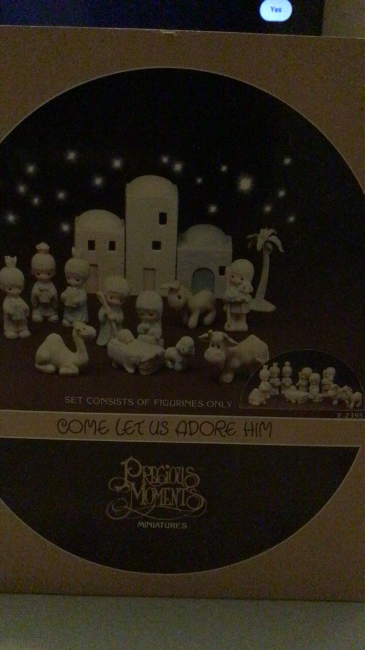 Vintage 1982 Precious Moments Porcelain Nativity Collectible Miniatures