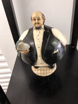 Chef hide away statue