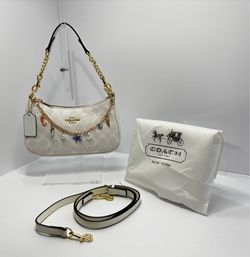 ✨ White Coach Bag✨
