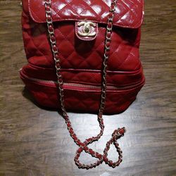 Chanel red quilted patent leather shoulder bag