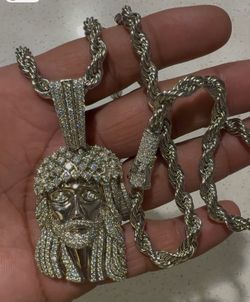 Biggie Jesus piece w/ diamond lock rope chain