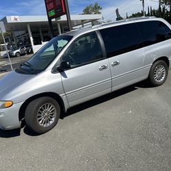 2000 Chrysler Town & Country