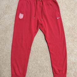 WORLD CUP 2026 NIKE FC / AUTHENTIC USMNT USA Team FIFA SOCCER Sweat Pants w/ zip pocket / Men’s XL / Excellent Condition! / Red